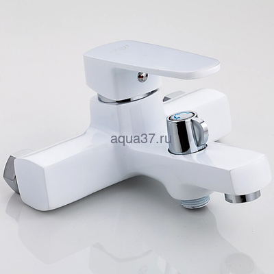 Смеситель для ванны Frud R32301 (вид 2) Смеситель для ванны Frud R32301 (фото, вид 2)